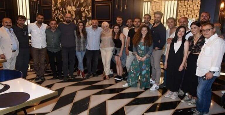 Eşkıya Dünyaya Hükümdar Olmaz oyuncuları finalde duygusal anlar yaşadı