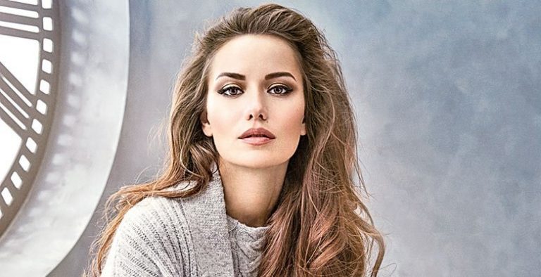 Fahriye Evcen tüm oyuncuları geride bıraktı