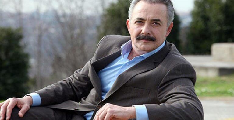 Mehmet Aslantuğ Kimdir?
