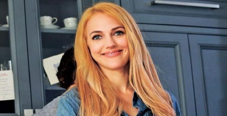 İşte Meryem Uzerli’nin Gözlüklü Hali!