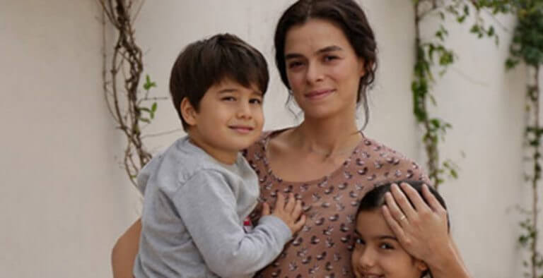 Özge Özpirinçci hayatının zirvesinde