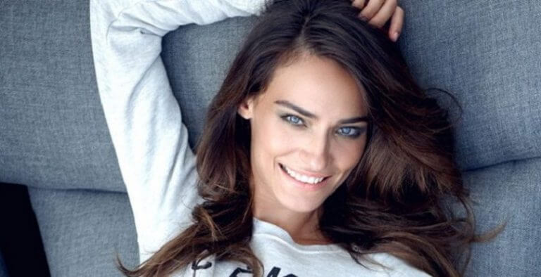 Saadet Işıl Aksoy Bond kızı mı oluyor?