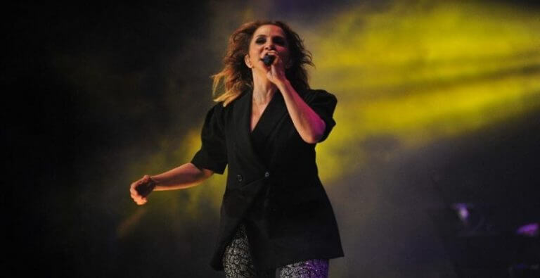 Sertab Erener’e sağanak sürprizi