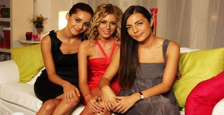 Sinem Kobal’ın oynadığı Romantik Komedi filminin üçüncüsünün niye çekilemediği anlaşıldı!