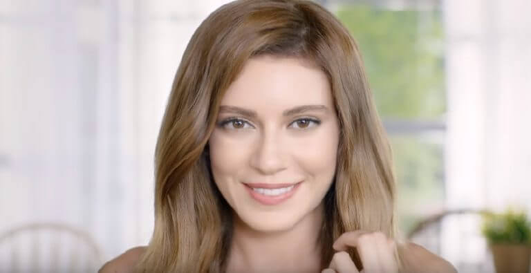 İşte Sinem Kobal’ın makyajsız hali!