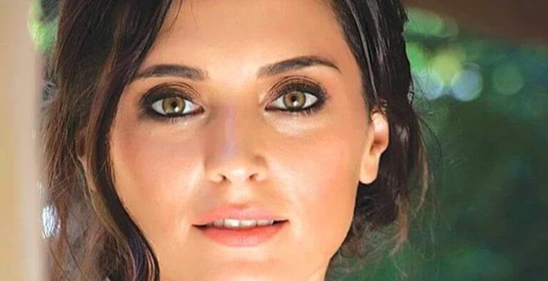 Ufak Tefek Cinayetler’in yıldızından sitem: Örtünmek için giyiniyorum!