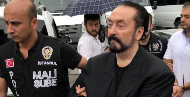 Adnan Oktar köşeye sıkışıyor! İtirafçı oldular!