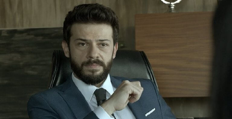 Çukur oyuncusu Ahmet Tansu Taşanlar taksici saldırısına uğradı!