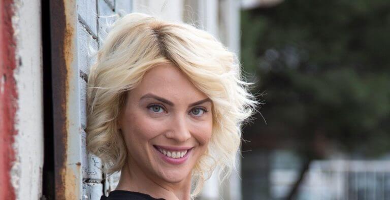 Arzu Yanardağ’a Taciz!