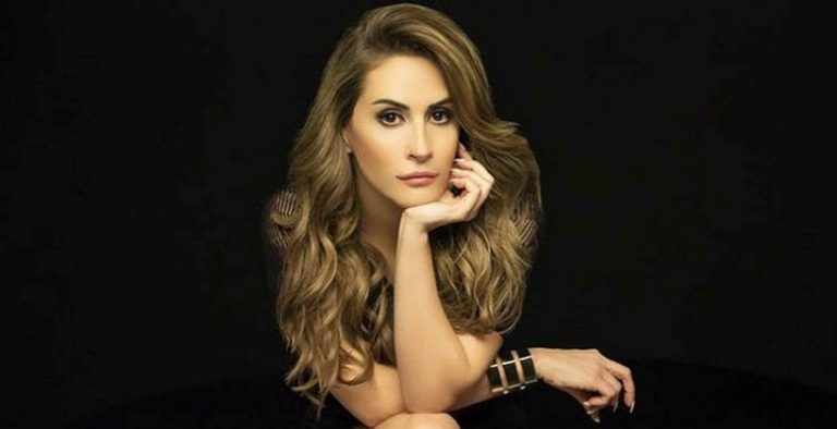 Aynur Aydın kimdir?