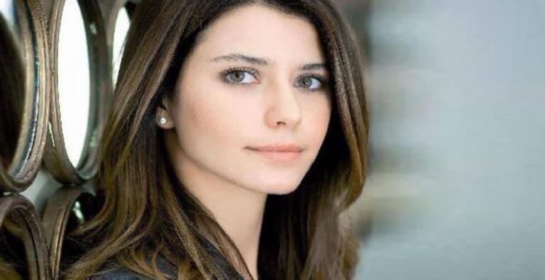 Beren Saat, ‘Müslüman mısın?’ sorusuna ne yanıt verdi?