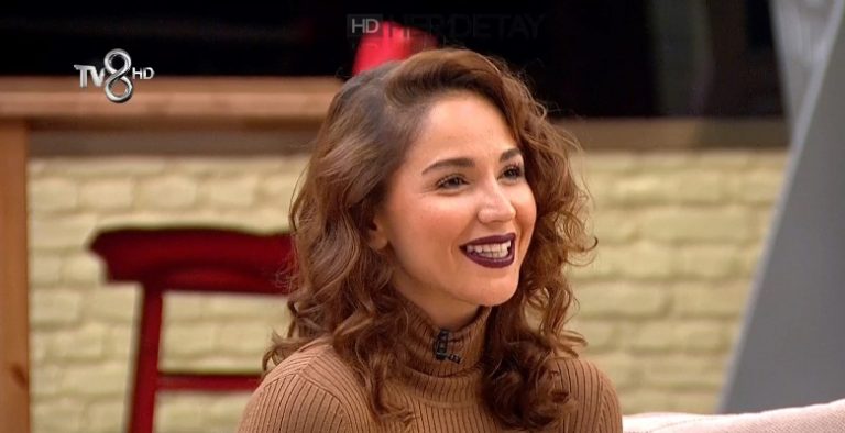 Berna Keklikler bikinili fotoğrafını paylaştı!