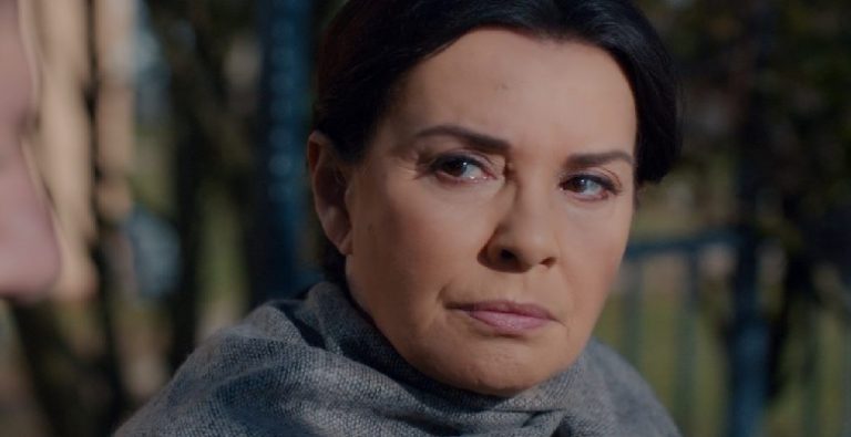 Çukur’un Sultan Ana’sı Perihan Savaş, diziden ayrıldı mı? Sonunda açıkladı!