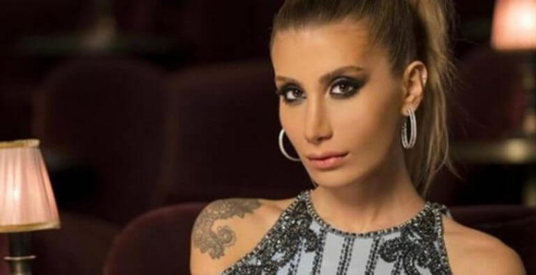 İrem Derici bikini şov yaptı!