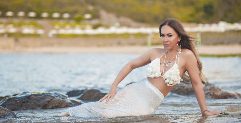 Reyhan Cansu’dan yeni şarkı sonrası tatil keyfi