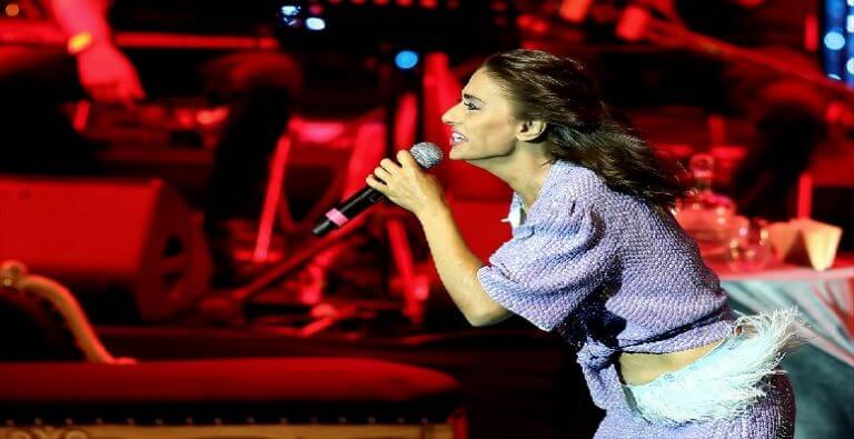 Yıldız Tilbe’yi Harbiye’de binlerce kişi dinledi! Konserde neler yaşandı?