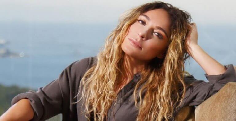 Ziynet Sali, Beyonce konseri için gittiği Barcelona’da mini şortuyla olay yarattı!