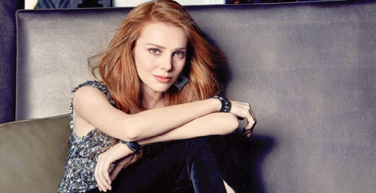 Elçin Sangu, Tatil Pozu İle Dikkat Çekti!