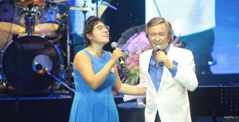 Erol Evgin ve Kalben sahnede büyüledi