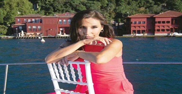 Funda Arar: Evlenme, İlla Evlenmek Zorunda Değilsin!