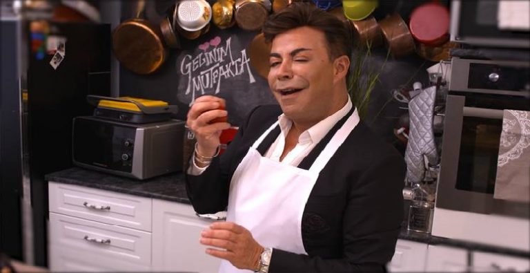 Fatih Ürek, Yılan Dansı İle Coştu!