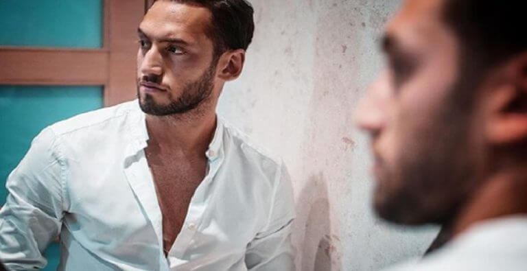 “Hakan Çalhanoğlu’nun Acilen Edep ve Terbiye Dersi Alması Gerekiyor”