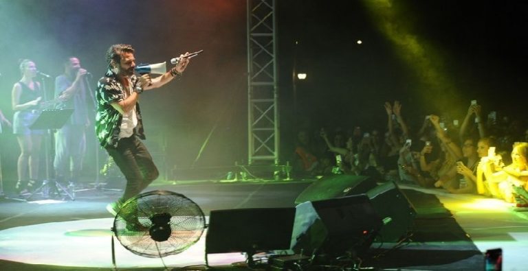 Kenan Doğulu Gözyaşlarını Tutamadı!