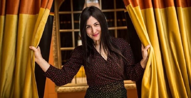 Yasemin Sakallıoğlu kimdir?