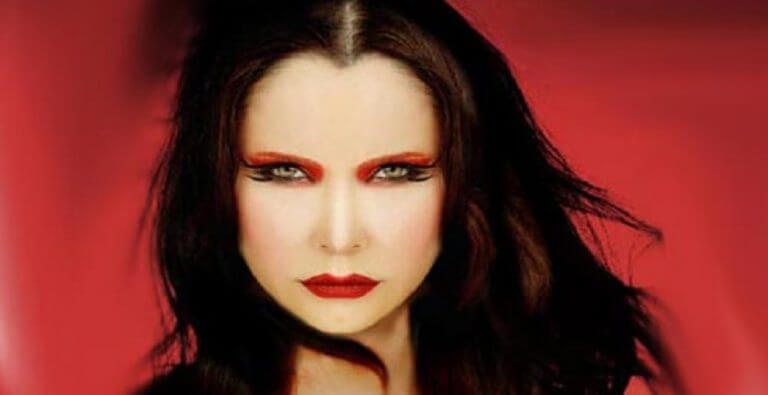 Şebnem Ferah Dekoltesi İle Dikkat Çekti!