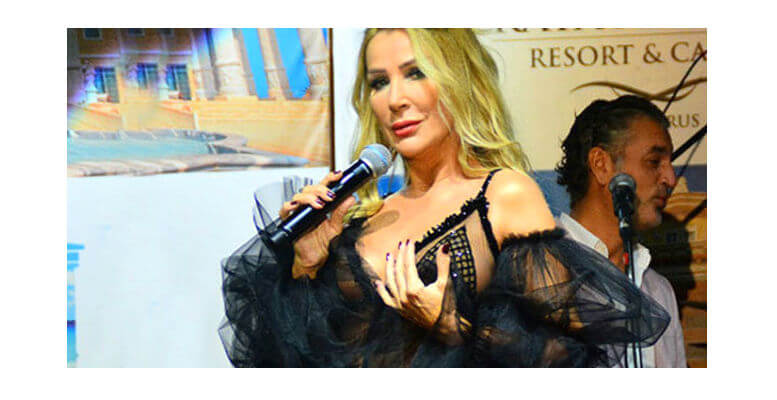 Seda Sayan yere kapaklandı