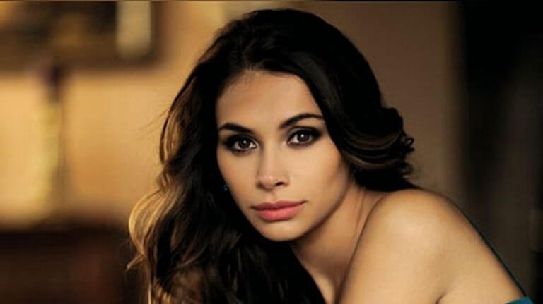 Begüm Birgören Kimdir?