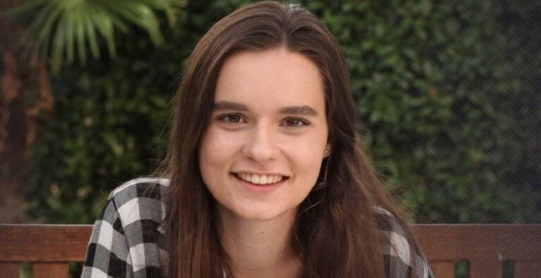 EDHO’nun Zeynep’i Ece Hakim’den, aktivitelerine soytarılık diyen takipçiye sert ayar!