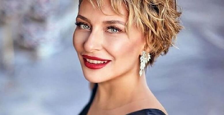 Gülse Birsel kırmızı elbisesi