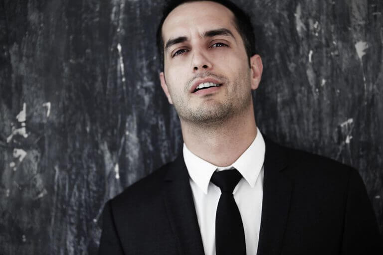 Tuğrul Tülek Kimdir?