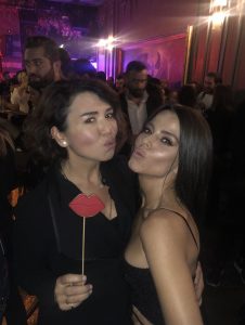 Simge Herkesi Öpmekten Helak Oldu