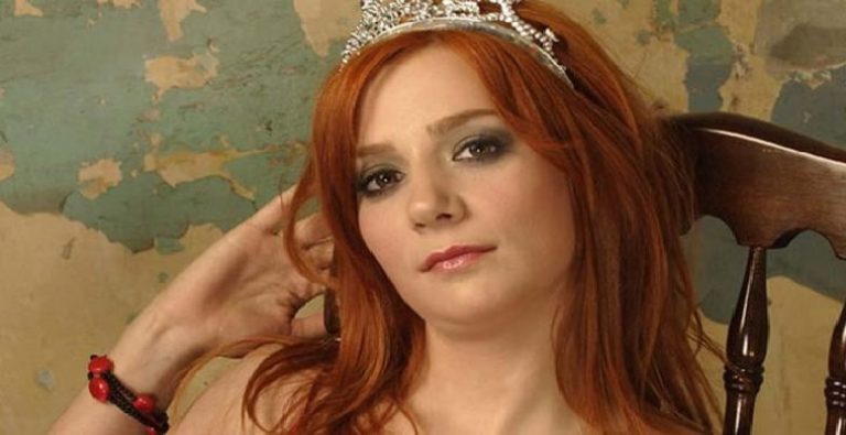 Aylin Aslım barda kavga