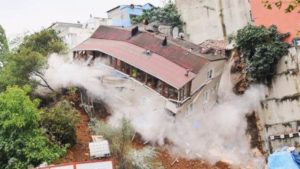 Apartman Sakinlerinden Arda Turan'a Dava Şoku