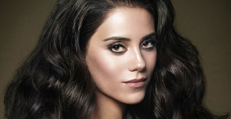 Cansu Dere taşınıyor