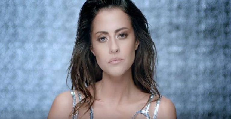 Derya Uluğ Gözyaşlarını Tutamadı!