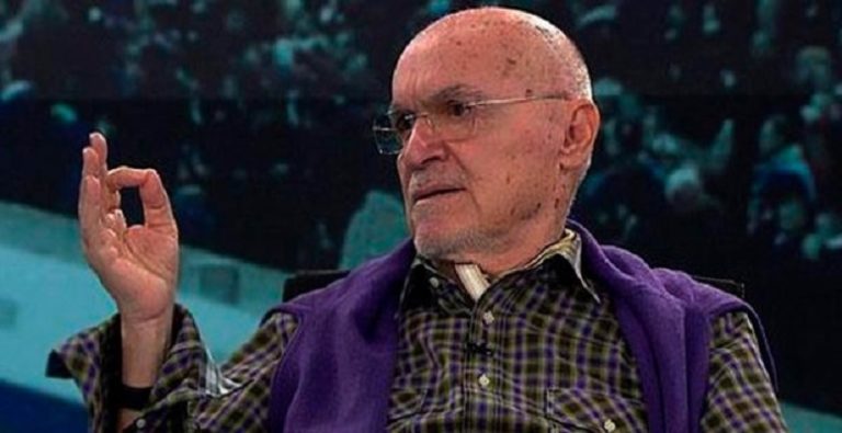 Hıncal Uluç Kimdir?