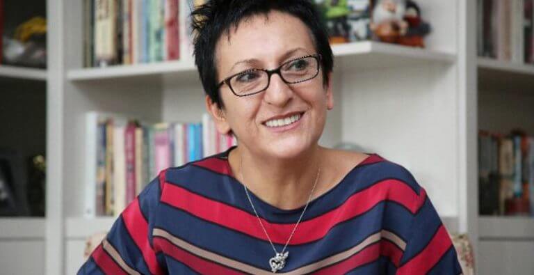 melek-gencoglu-kimdir