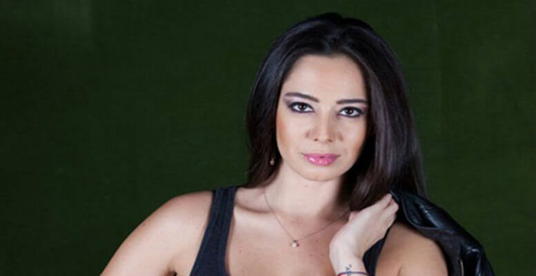 merve-sevi-ilginc-bacak-pozu