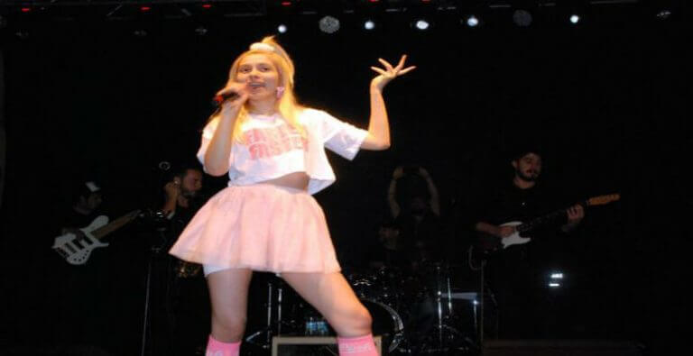 Aleyna Tilki, Milano’da Moda Rüzgarına Kapıldı