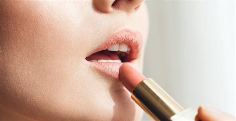 Tüm kadınlar buraya! Evde nude ruj yapımı..!