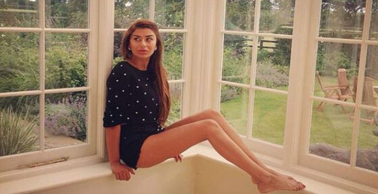 sosyetik-guzel-ebru-sanci-dan-ortaligi-kaistirdi