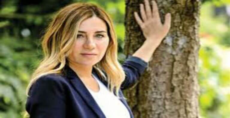 Ayla Çelik'in Evlenememe Sebebi Şaşırttı!