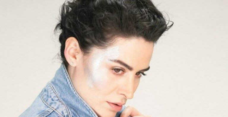 Belçim Bilgin Dünyaca Ünlü Kozmetik Markasının Reklam Yüzü Oldu!