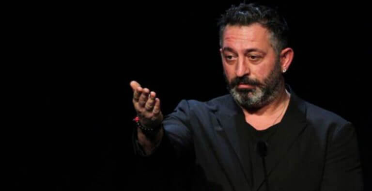 Cem Yılmaz’dan Mars Grubuna Ucuz Bilet Göndermesi!