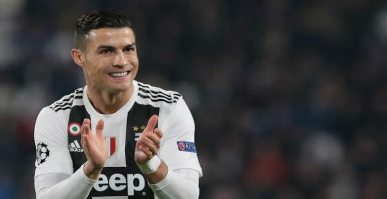 Ünlü Model: “Ronaldo Beni Birçok Kadınla Aldattı!”
