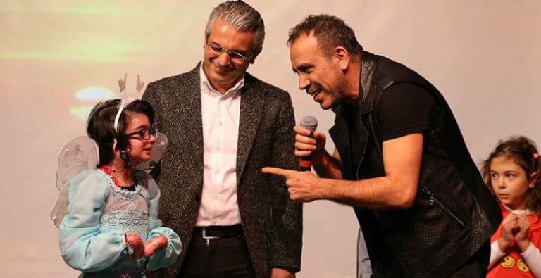 Haluk Levent Kelebek Kız Elfida’ya Sahnede Süpriz Yaptı!